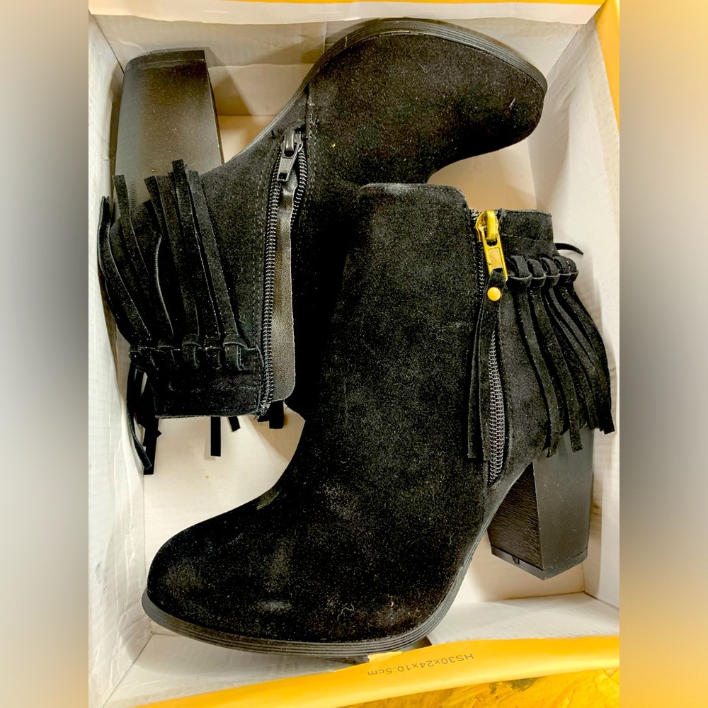 Black Fringe Heel